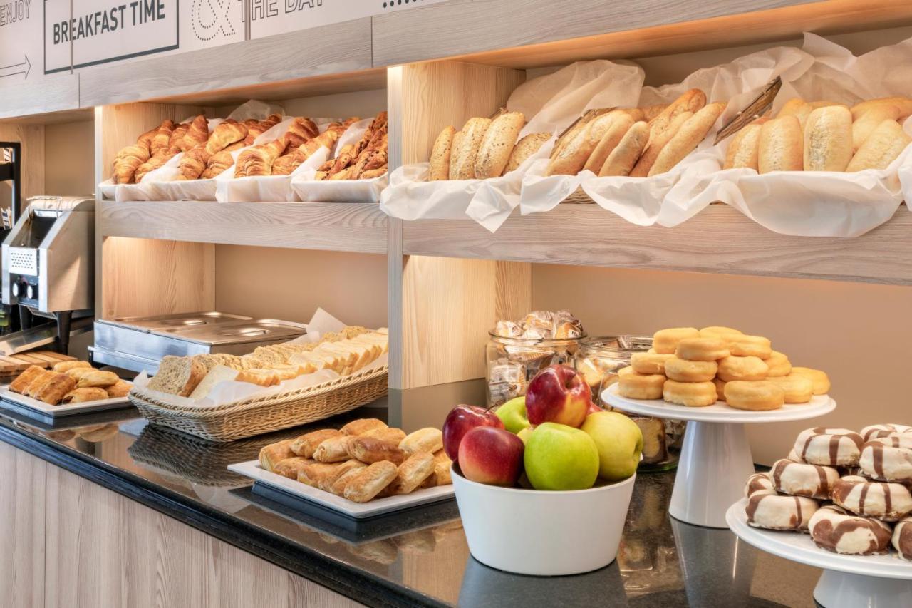 B&B Hotel Madrid Aeropuerto T4 San Sebastián de los Reyes Kültér fotó