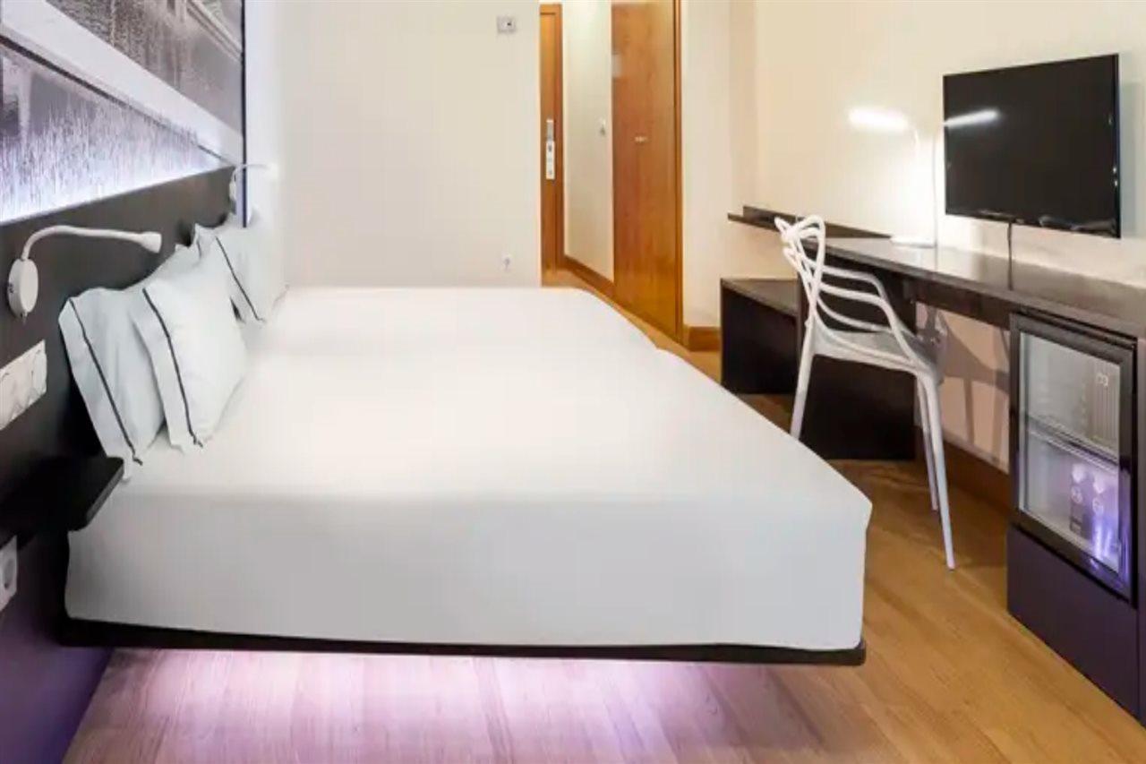 B&B Hotel Madrid Aeropuerto T4 San Sebastián de los Reyes Kültér fotó